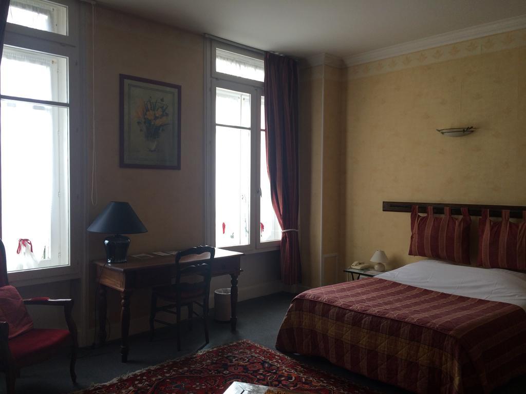 Hotel De Paris Charleville-Mézières エクステリア 写真