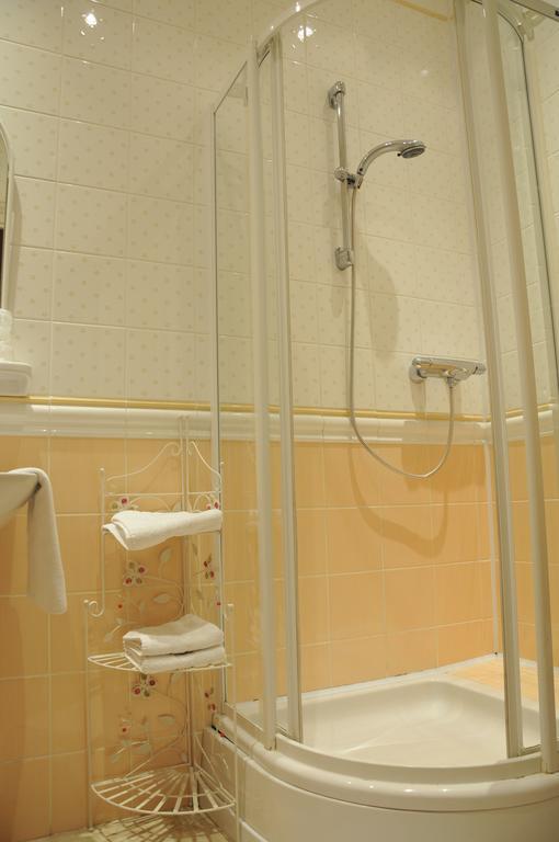 Hotel De Paris Charleville-Mézières 部屋 写真